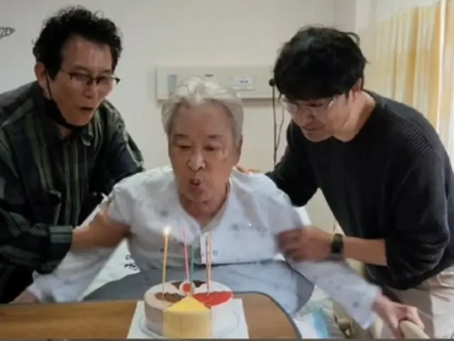 故イ・スンジェさん追悼番組…「今度の旅行はご一緒できなくてすみません」イ・ソジンがナレーション中におえつ